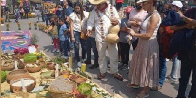 Impresiona altar Yokotän Mazateupa Nacajuca en Ciudad de México En