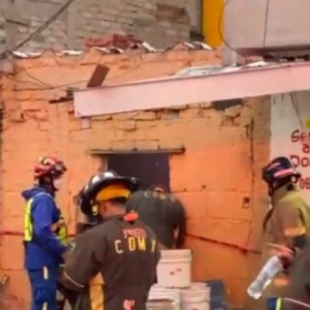 Colapsa casa en Azcapotzalco y sepulta a una persona