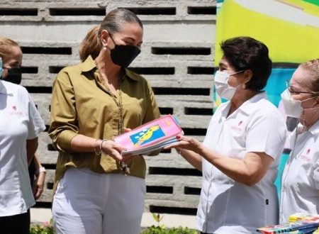 Recibe DIF Tabasco útiles escolares y víveres para la campaña “Donar para Educar”