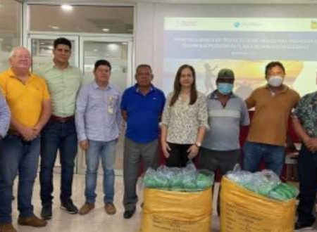 Atestigua titular de Sedener entrega de apoyos de ENI México a pescadores de Sánchez Magallanes