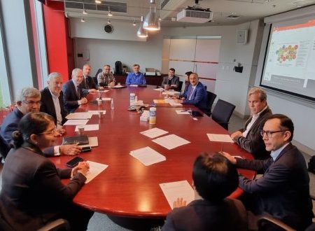 Estrecha Carlos Merino lazos de cooperación con la Universidad de Calgary en Canadá