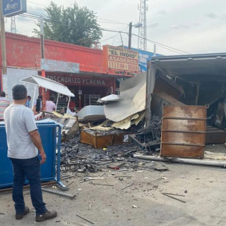 Tráiler embiste local de comida y mata a 9 personas