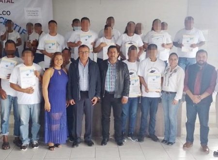 Entrega IEAT certificados de educación básica en Cereso de Comalcalco