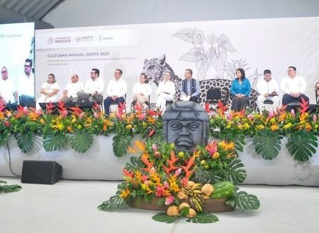 Inaugura gobernador Carlos Merino las “Culturas Amigas ISSSTE 2022”