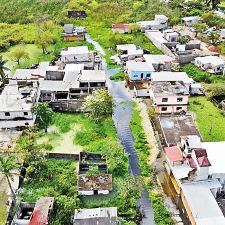 Recibirán 2023 ¡entre el agua!