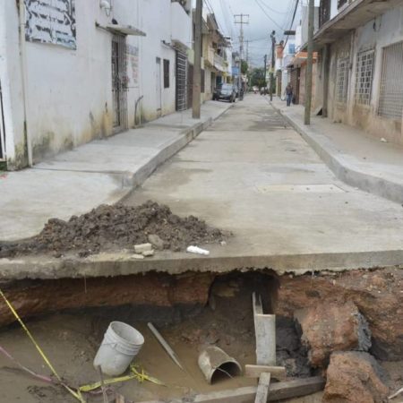 Obras en calle de Espejo II dejan la zona intransitable – El Heraldo de Tabasco