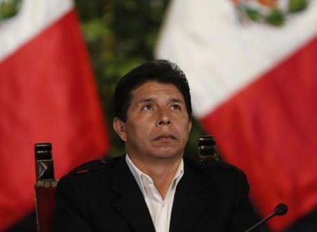 Presidente de Perú disuelve el Congreso