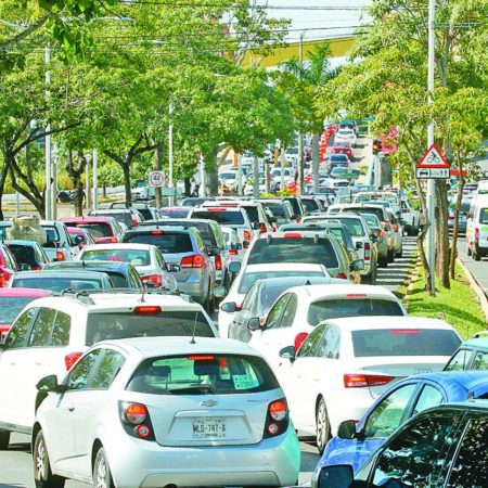 Puebla reducirá entrada de vehículos con placas foráneas