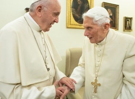 Vaticano informa que Benedicto XVI está “lúcido”