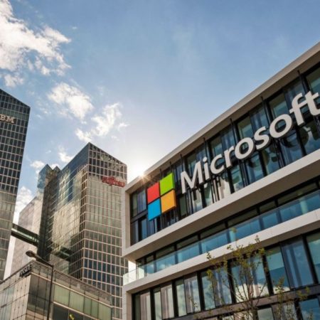 Microsoft alista el despido de 10 mil empleados