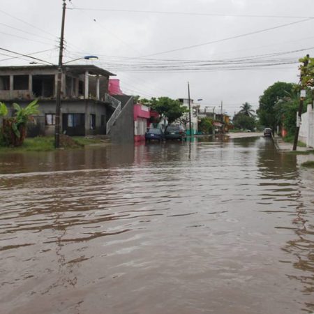 Colonia Carlos A. Madrazo convertida en ‘alberca’ por las lluvias en Centro (Galería) – El Heraldo de Tabasco