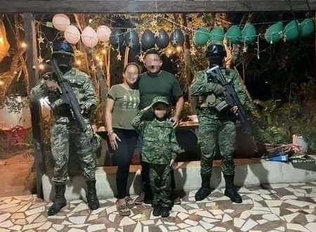 Niño festeja su cumpleaños con el Ejército Mexicano