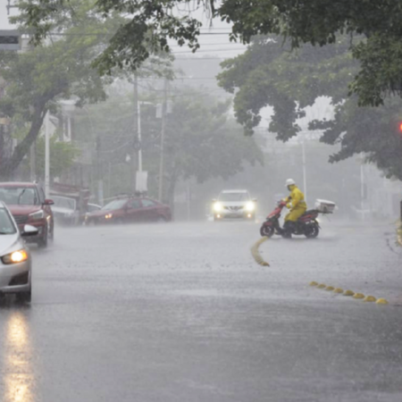 Saca el paraguas, prevén viernes lluvioso