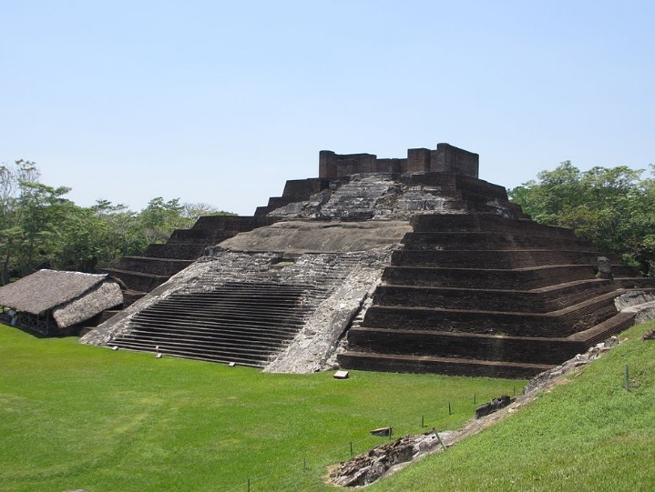 Comalcalco estructuras piramides en Tabasco