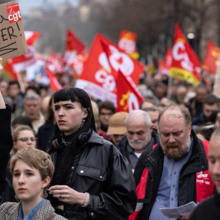 Continúan manifestaciones en Francia contra reforma a pensiones de Macron – El Heraldo de Tabasco