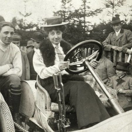 Mujeres y su aportación en la historia automotriz – El Heraldo de Tabasco
