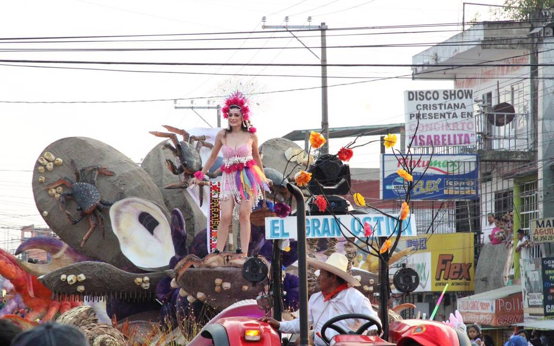 Se Corona Para So Como El Ganador Del Desfile De Carros Aleg Ricos El Heraldo De Tabasco