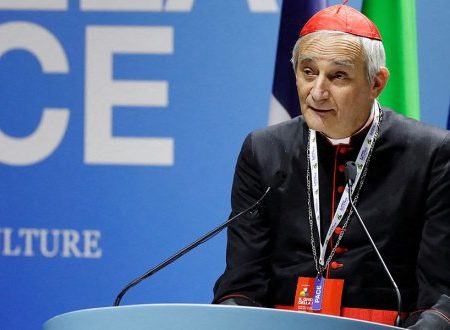 Pide Papa Francisco al cardenal Zuppi que lleve a cabo una misión de paz